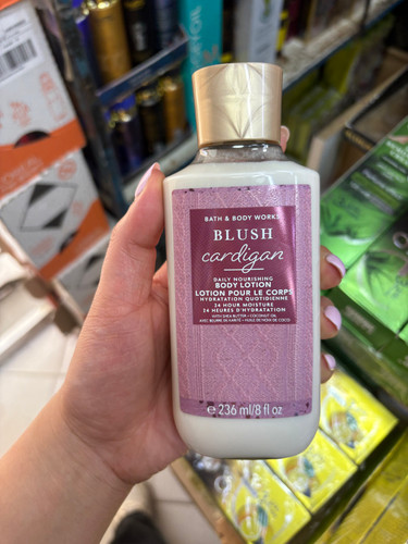 لوسیون بدن بث اند بادی ورکس مدل Blush Cardigan