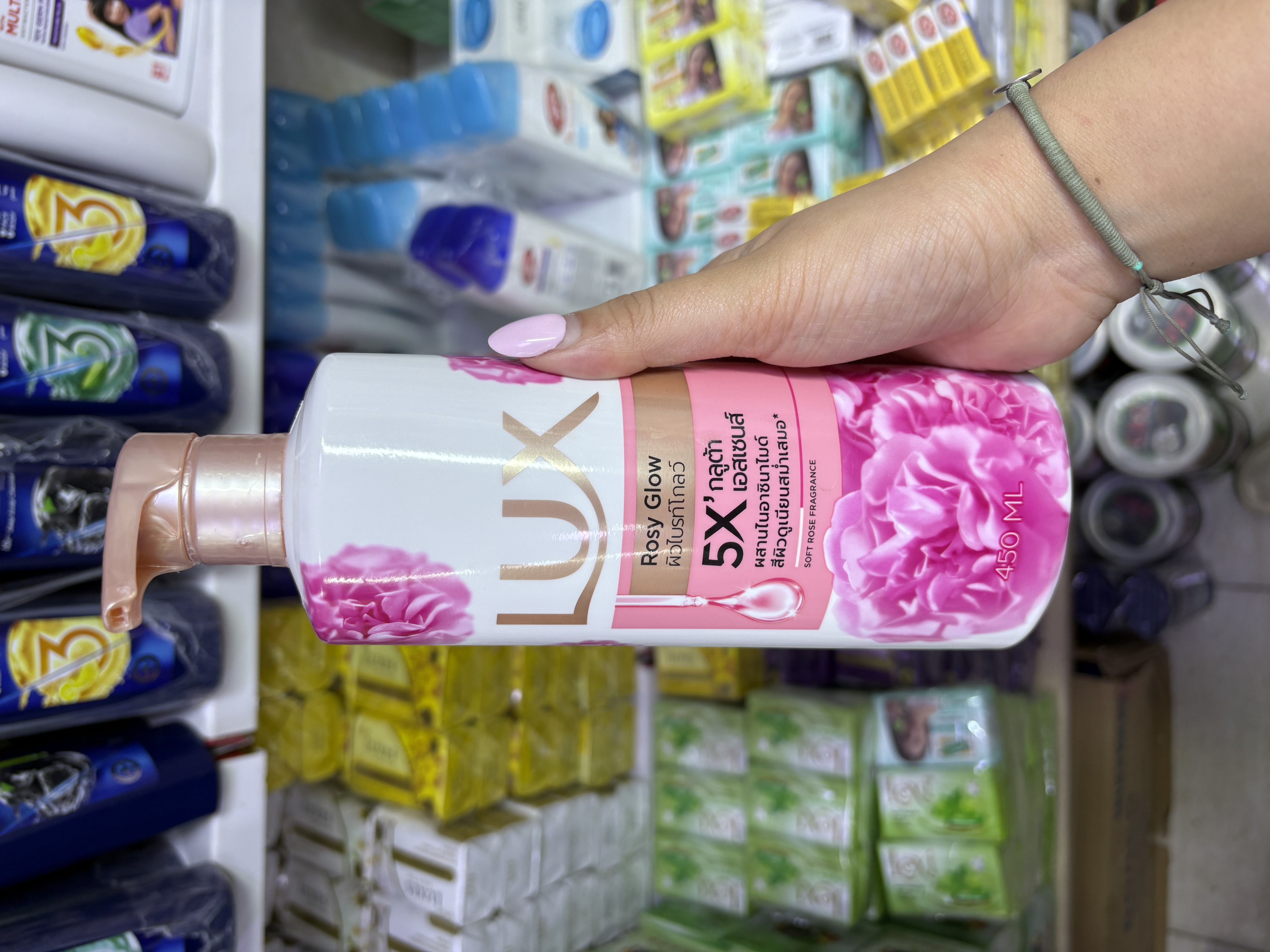 شامپو بدن لوکس (LUX) مدل Soft Rose حاوی گلیسیرین حجم ۶۰۰ میلی‌لیتر