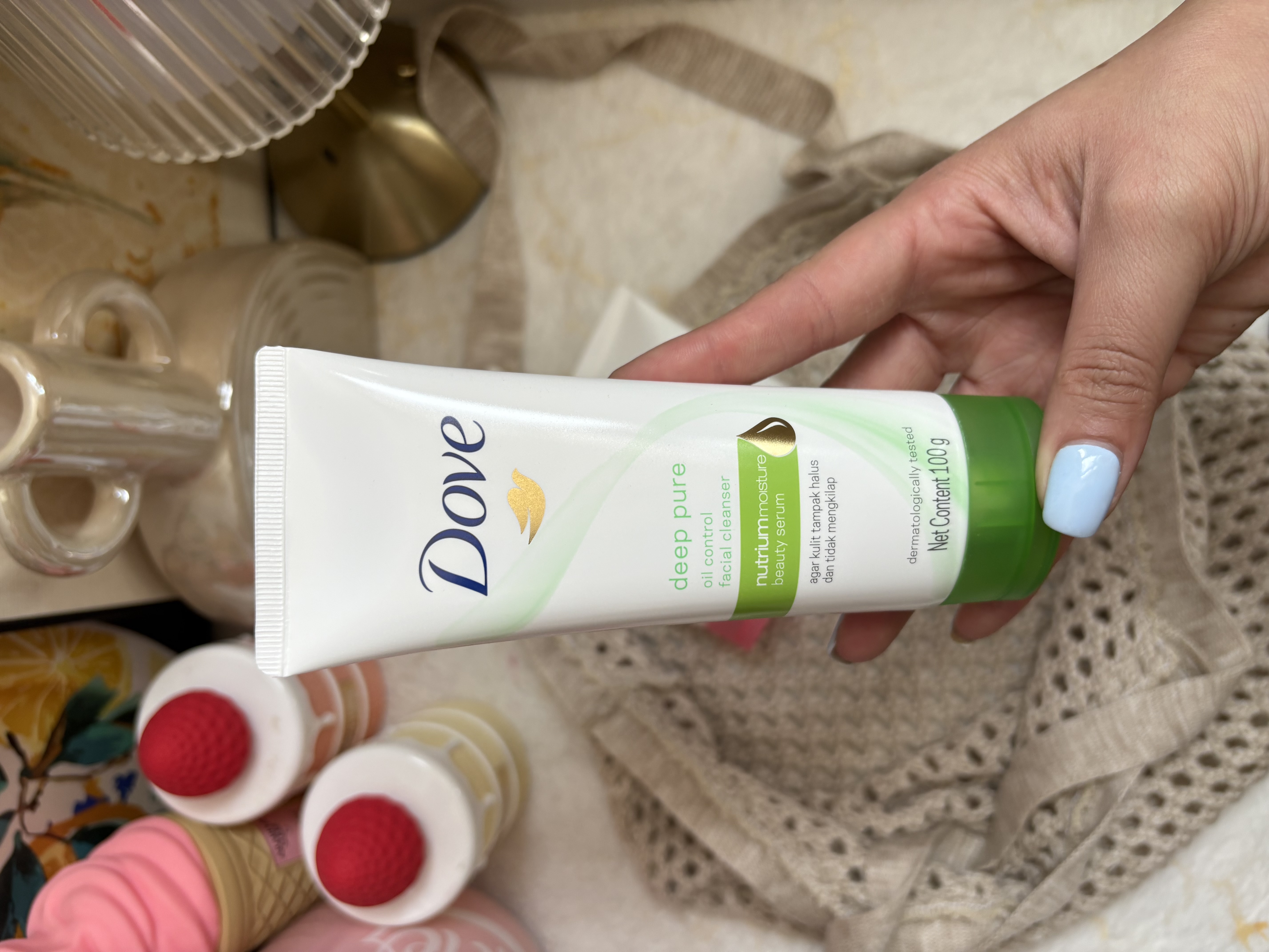 فوم شوینده صورت کنترل کننده چربی داو Dove مدل Deep Pure حجم 100g