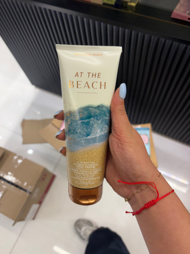 کرم بدن AT The Beach بث اند بادی ورکز رایحه نارگیل - BATH & BODY WORKS