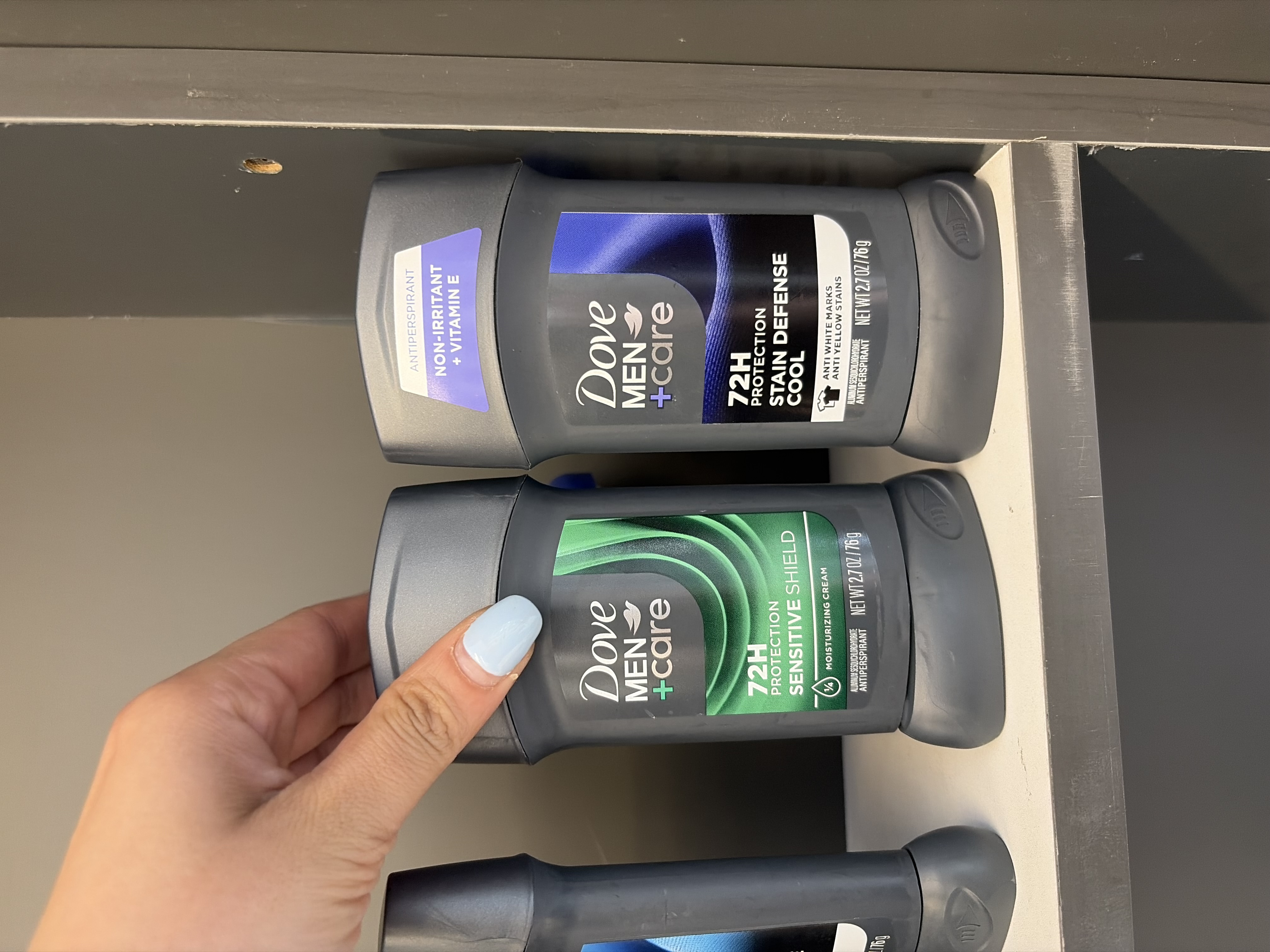 استیک ضد تعریق مردانه داو Sensitive Shield حجم ۷۶ گرم ۷۲ ساعته