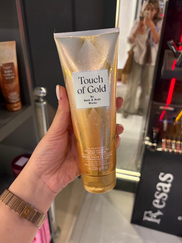 کرم بدن بث اند بادی ورکس مدل Touch Of Gold حجم 226 میلی لیتر
