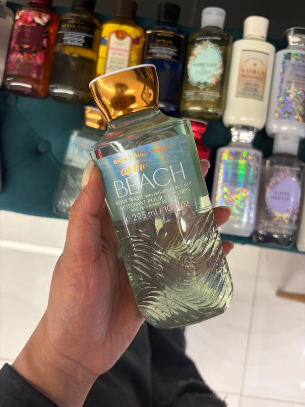بادی واش شامپو بدن At the beach بث اند بادی Bath & body