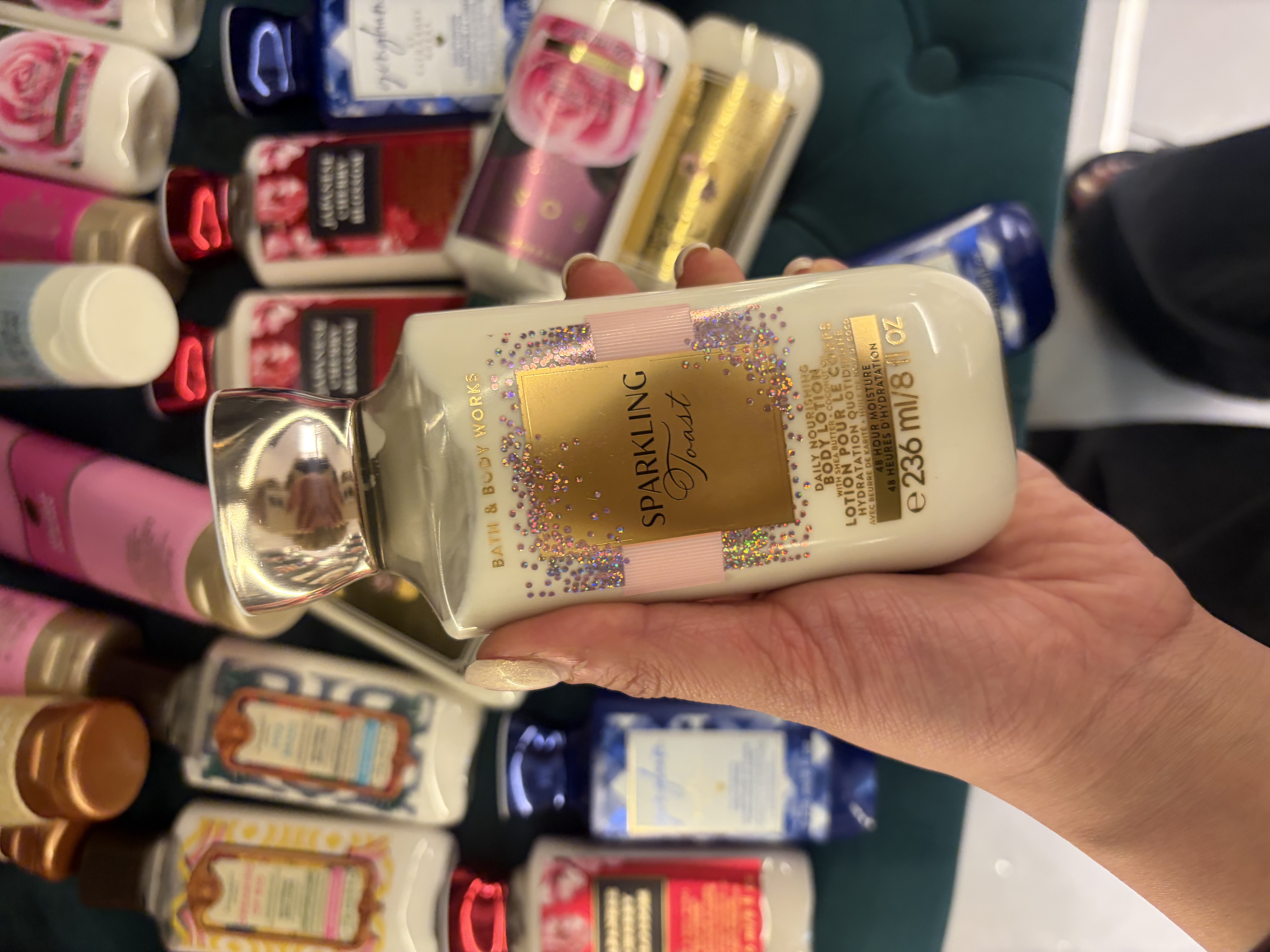 لوسیون بدن بث اند بادی ورکس Bath & Body Works Sparkling Toast Ultimate Hydration Body Lotion
