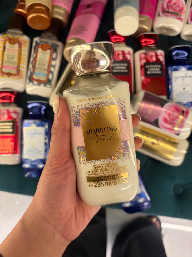 لوسیون بدن بث اند بادی ورکس Bath & Body Works Sparkling Toast Ultimate Hydration Body Lotion